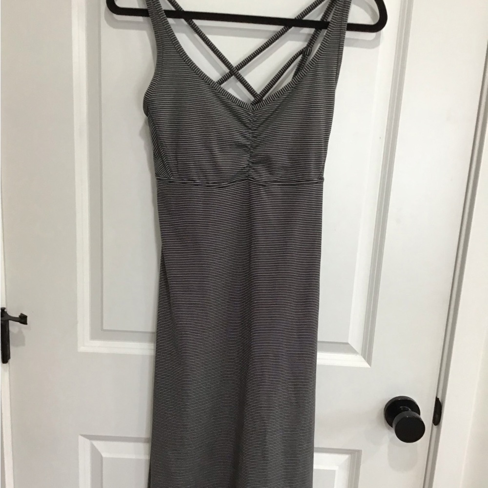 PRANA Rebecca Dress Size M Gray Striped Built In Bra Crisscross Strap Sundress